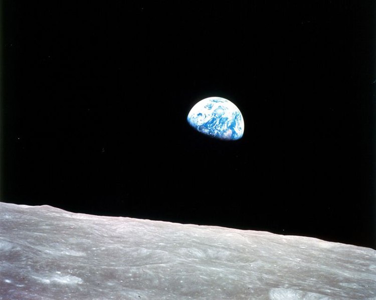عکس کره زمین از ماه