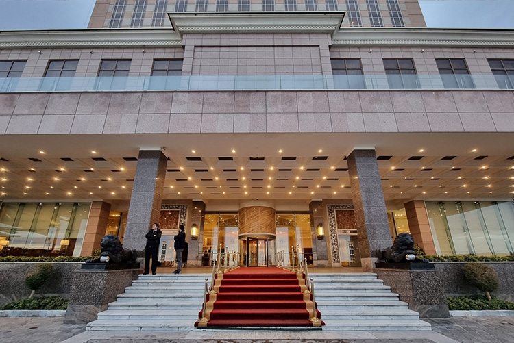 هتل اسپیناس پالاس