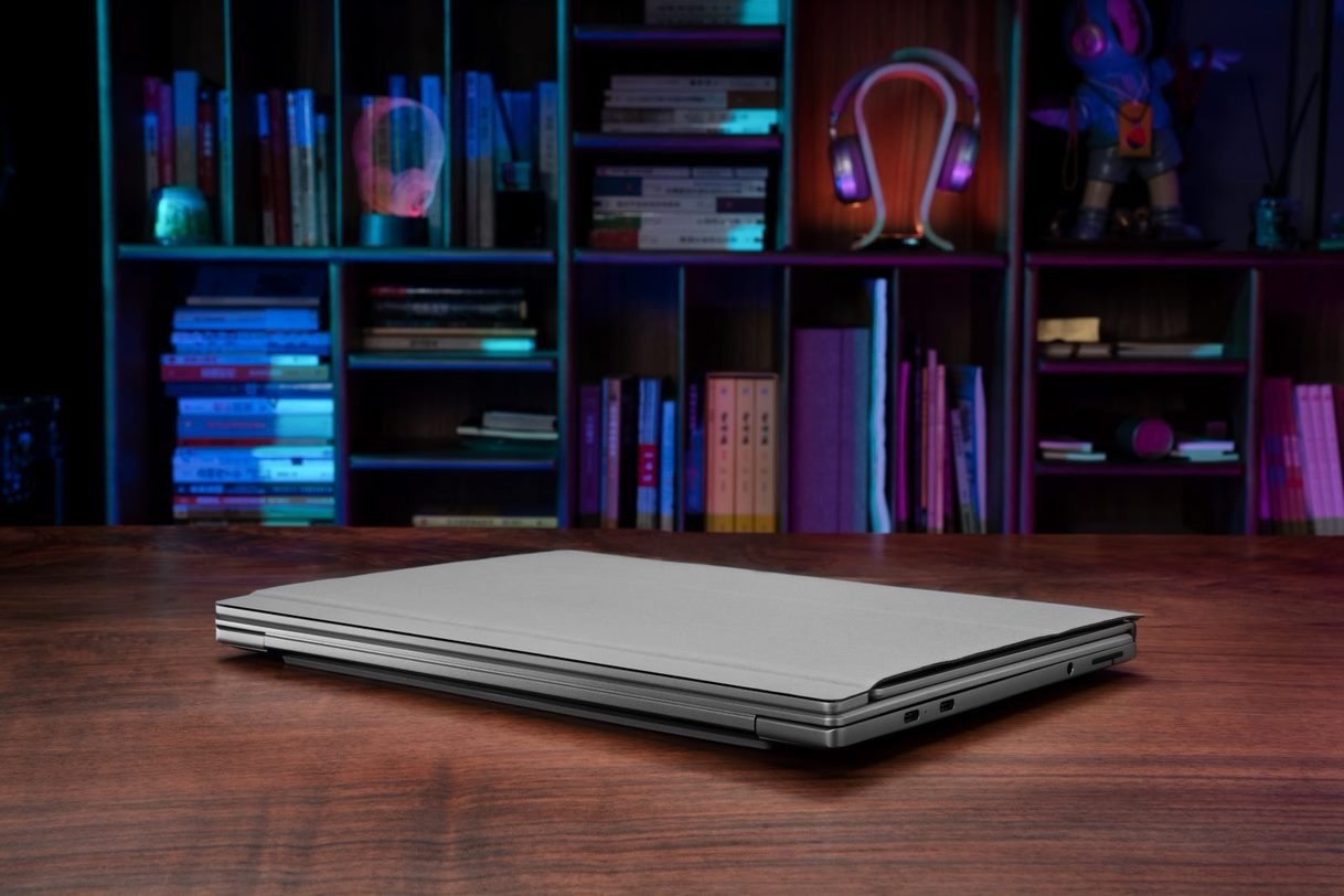 لپتاپ ThinkBook لنوو با پنل OLED تاشو