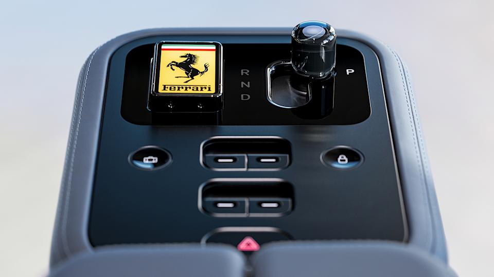 نگاهی به جزئیات طراحی داخل کابین Ferrari Luce EV