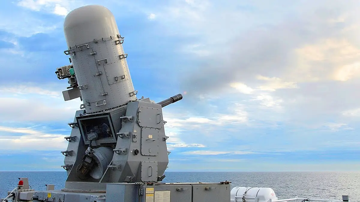 سامانه دفاع نزدیک (CIWS) برای دفاع در برابر موشک ضد ناو