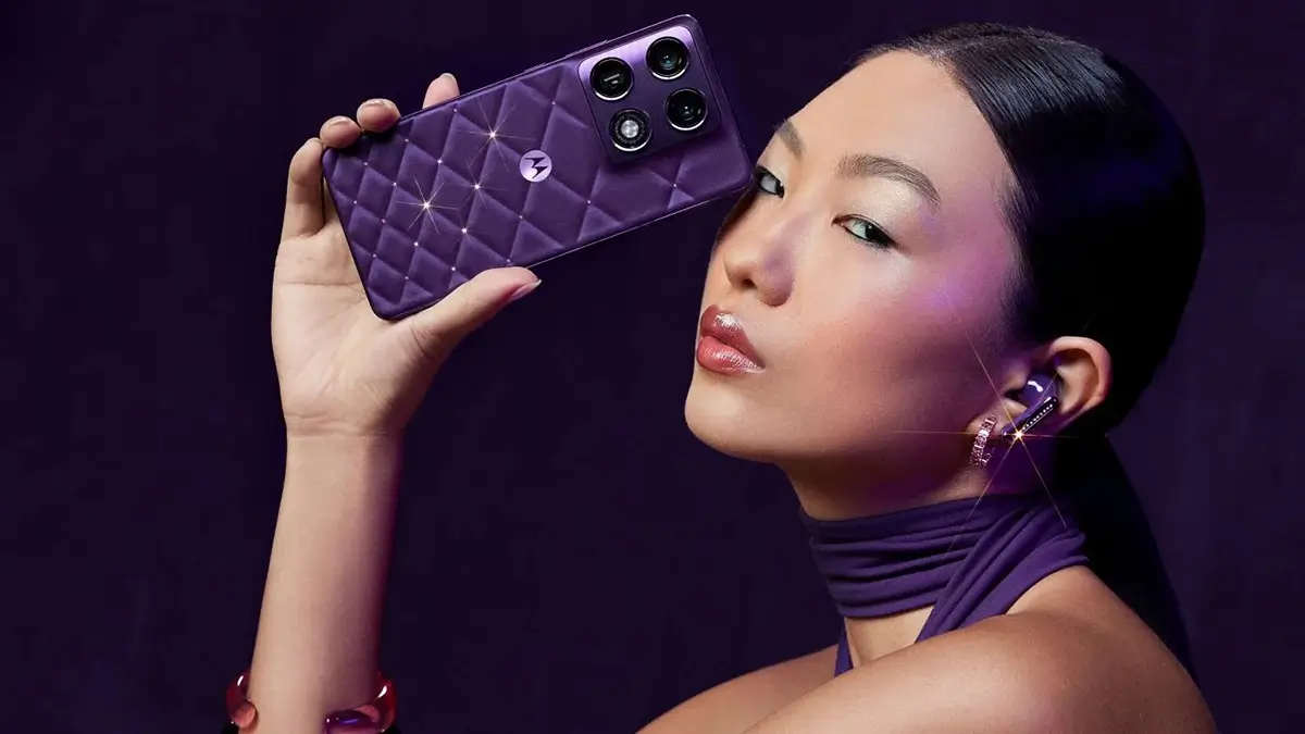 گوشی Motorola Signature Brilliant Collection
