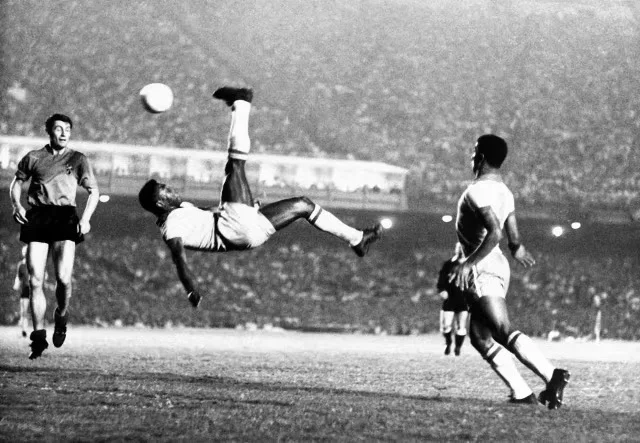 گل معروف پله در جام جهانی 1958 سوئد